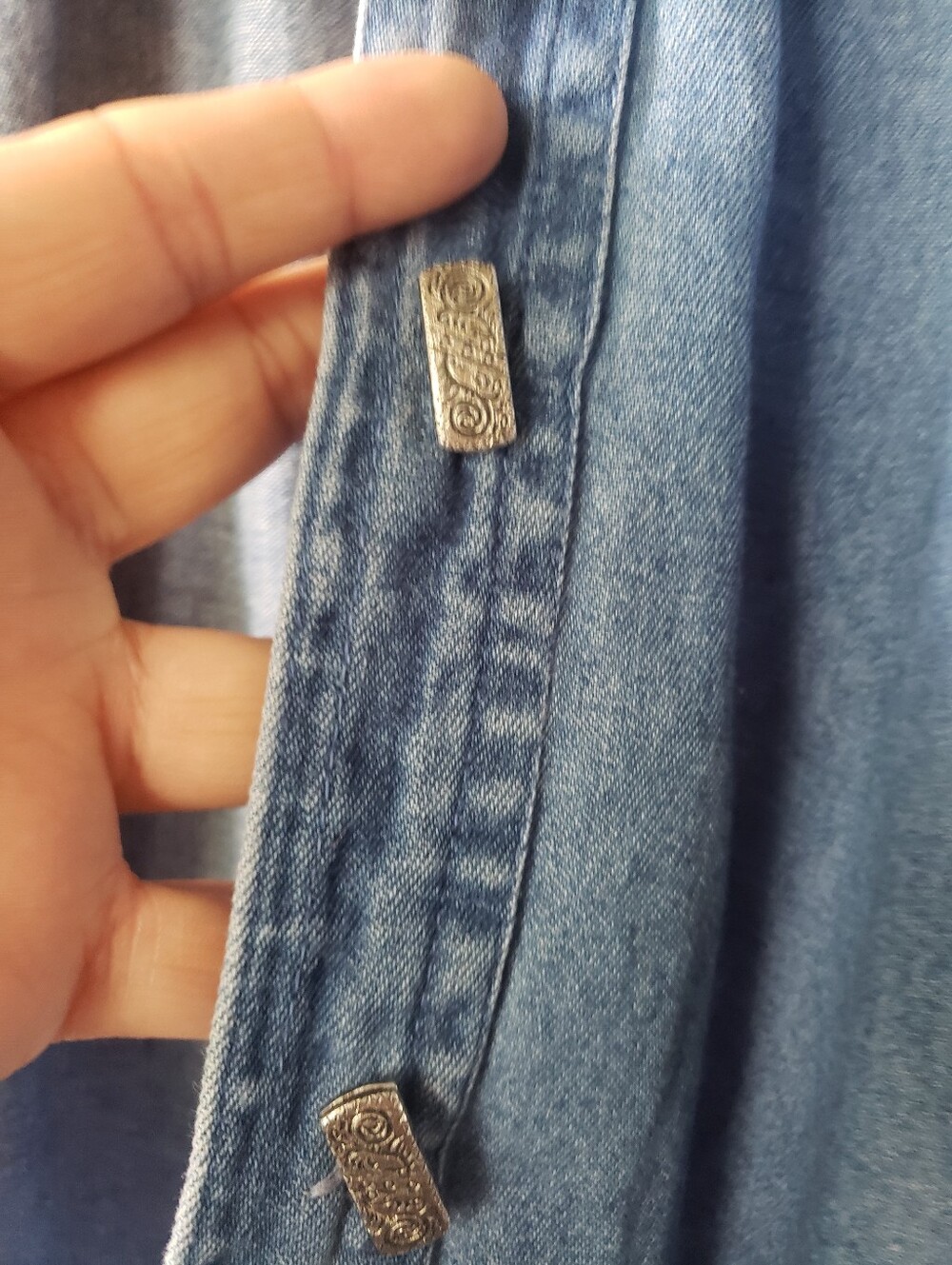 Free With A Bundle Vintage Woven Yoke Denim Button-Up Shirt Jacket - Light Blue - Picture 2 of 6